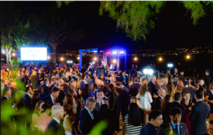 Embaixadora dos Estados Unidos comemora 248º de Independência Geral