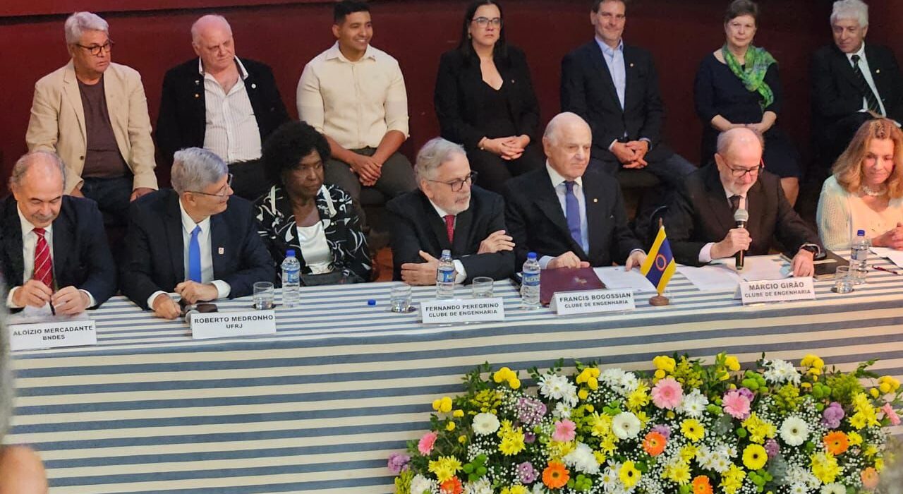 Posse concorrida, no Clube de Engenharia Rio de janeiro