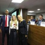 post Ana Tereza Basílio: Entrega de carteiras Rio de janeiro Ana Tereza Basílio: Entrega de carteiras Rio de janeiro