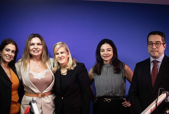 Entrevista para o programa Mulher Mil, na Rádio Tupi. Rio de janeiro