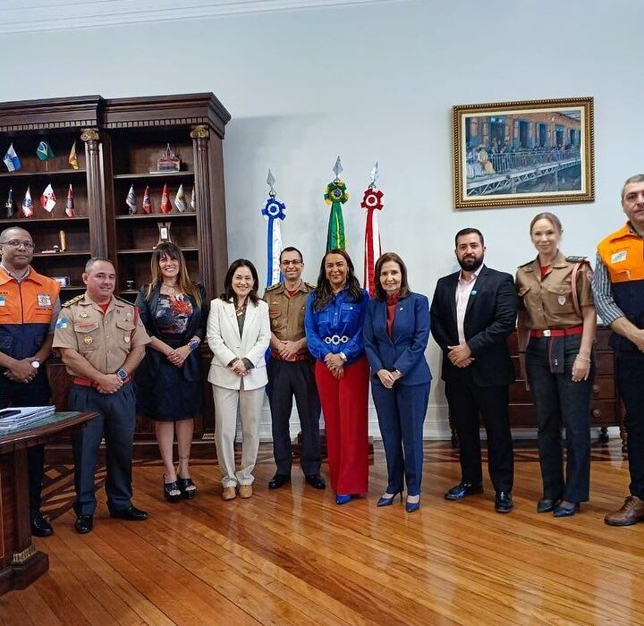 Com as bombeiras militares Rio de janeiro