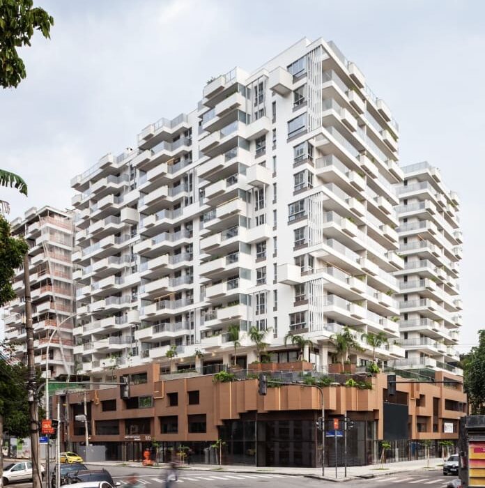 Donos de lojas vão entrar na Justiça contra administração de condomínios de luxo, em Botafogo. Rio de janeiro