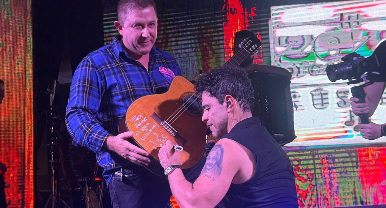 Violão autografado por Zezé Di Camargo recebe lance de R$ 200 mil em leilão solidário, em Goiânia Colunismo Social