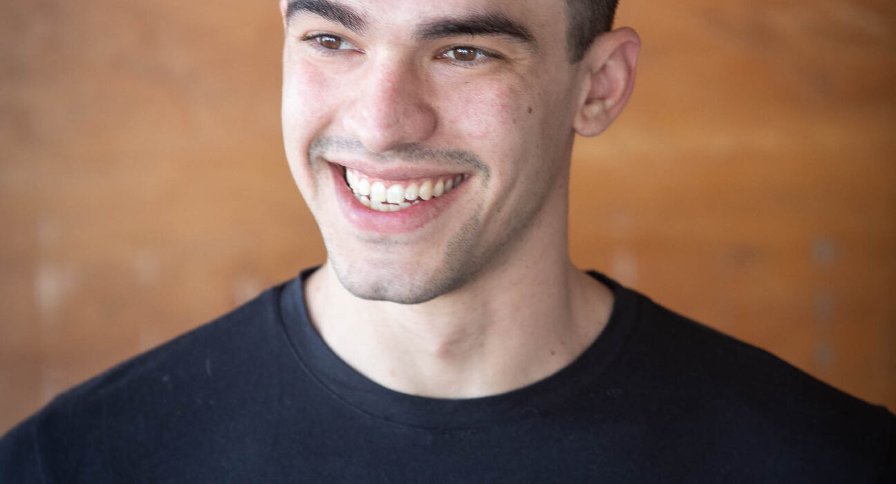 MS passa a usar o Yoga como atividade extracurricular em escolas públicas. Como a prática pode ajudar no aprendizado? Saúde