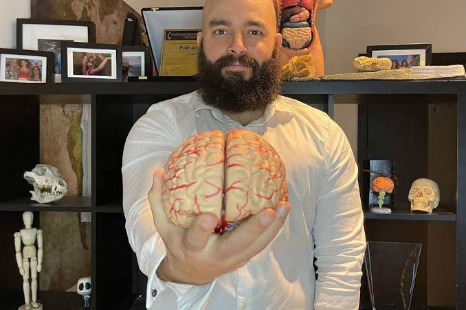 Sociedade Exclusiva de Alto QI Mantém Membros Ocultos de Relevância Internacional Geral