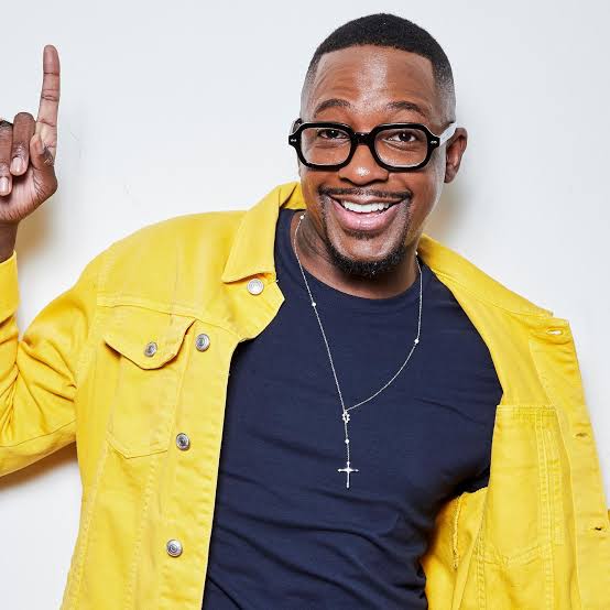 Réveillon no Sunset Gigóia: Show de Mumuzinho, Amarall, Mc Estudante, Dj Tubarão e Dj Bruno Songz Show de luzes e Sabor para Celebrar 2025 Eventos