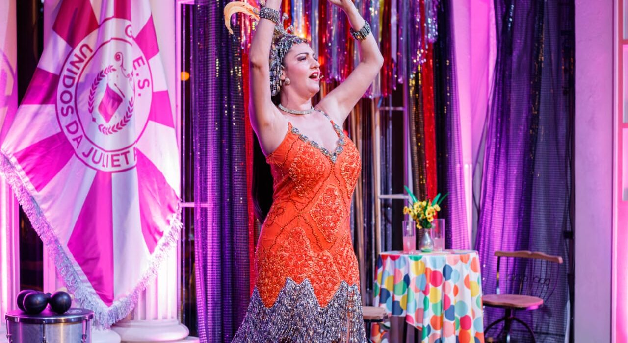 Carla Rizzi, no Chá de Carnaval da Julieta de Serpa Rio de janeiro