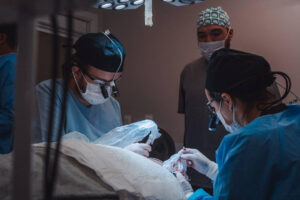 Xuxa faz transplante capilar para lidar com queda de cabelo Beleza