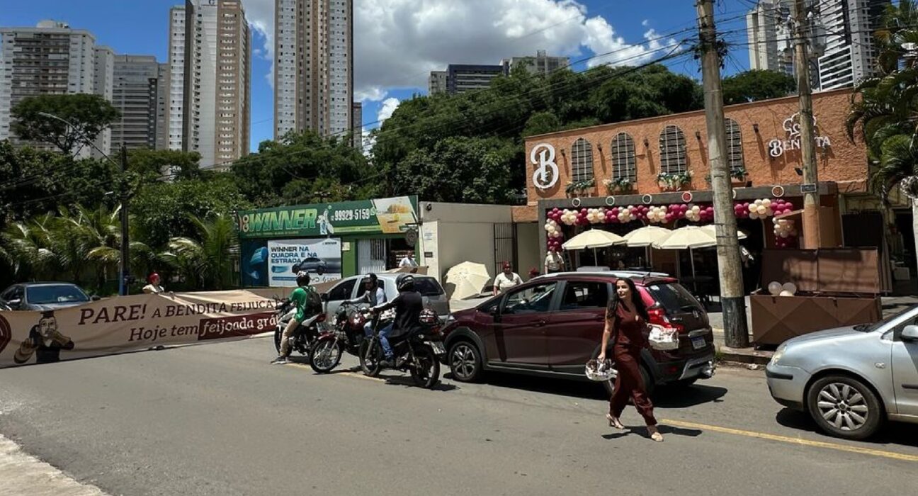 Empresa Goiana celebra 10 anos com distribuição de mais de 500 kits de feijoada de forma gratuita Geral