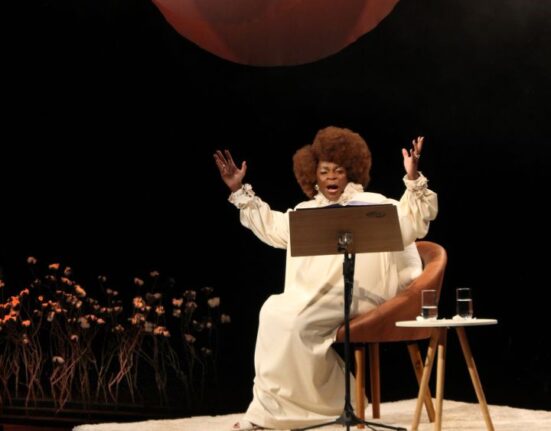 Espetáculo estrelado por Zezé Motta chega a última semana no CCBB Rio de janeiro