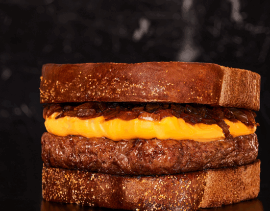 Dia do Hambúrguer: primeiro hambúrguer quadrado propõe novo olhar ao consumo da proteína Rio de janeiro