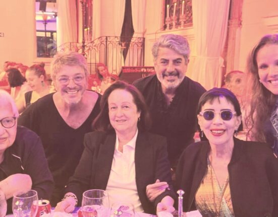 Confraternização na Casa Julieta de Serpa Artes