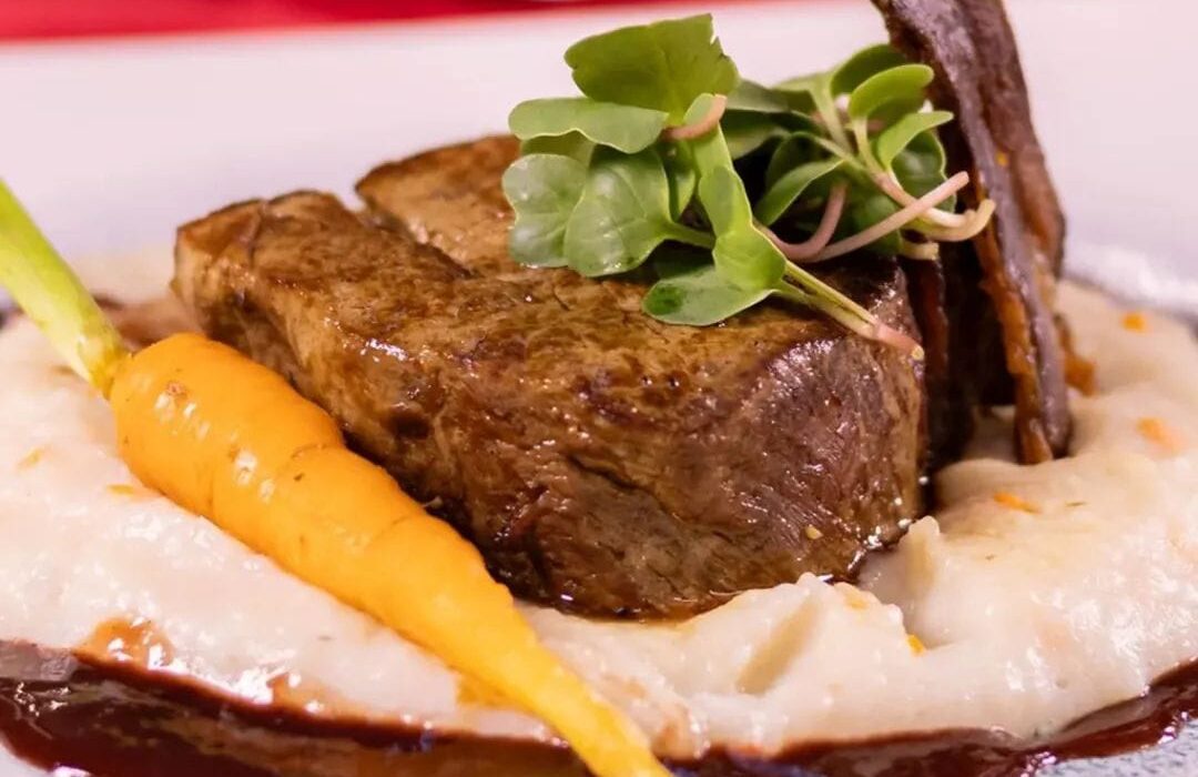 Mignon ao molho de vinho do Porto, na Semana dos Namorados Rio de janeiro