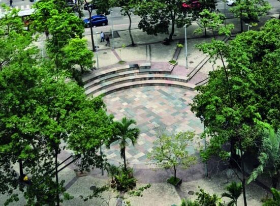 Comerciantes Protestam contra espigão no Buraco do Lume. Rio de janeiro