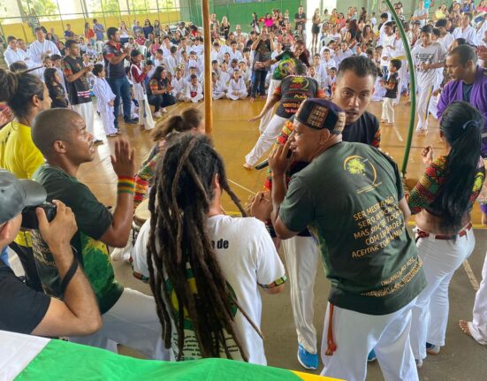 Projeto Sementes do Cerrado oferece aulas gratuitas de Capoeira no DF campanha solidária