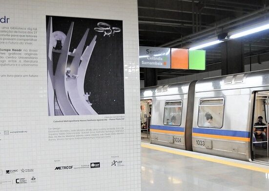 Exposição FOTCIENCIA20 no Metrô de Brasília Artes