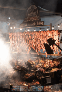 Torresmofest retorna a Brasília com gastronomia, música e diversão para toda a família Churrasco