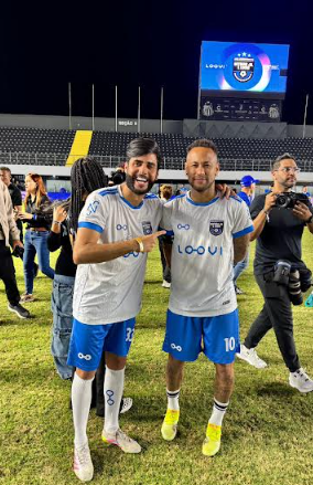 Thiago Solrac participa de jogo beneficente ao lado de Neymar Jr. na Vila Belmiro Esporte