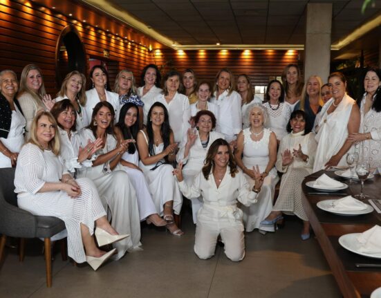 Eliane Freitas reune amigas em homenagem a jornalista Anna Paola Rio de janeiro