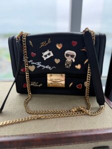 Bazar reúne peças de Prada, Dior, Dolce & Gabbana e Zara em Goiânia Moda