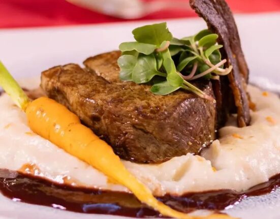 Mignon ao Molho de vinho do Porto, na Semana dos Namorados, na Julieta de Serpa Rio de janeiro