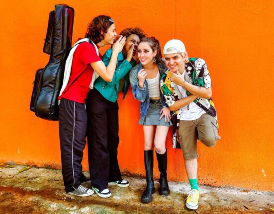 “Hora da Saída”, espetáculo que aborda o bullying com sensibilidade e força, estreia no Teatro Brasília Shopping Rio de janeiro