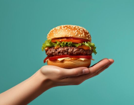Dia do Hambúrguer: veja como transformar o lanche favorito dos brasileiros em uma opção mais leve Gastronomia