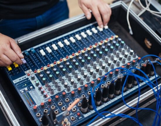 Luz, Som e Ação: projeto inédito capacita mulheres em áreas técnicas da produção cultural no DF Geral