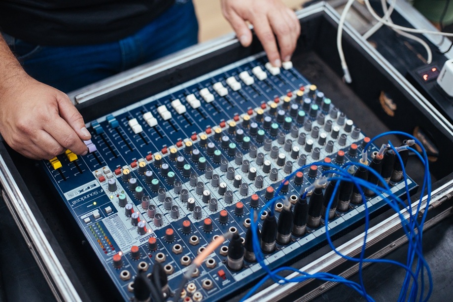 Luz, Som e Ação: projeto inédito capacita mulheres em áreas técnicas da produção cultural no DF Oficinas