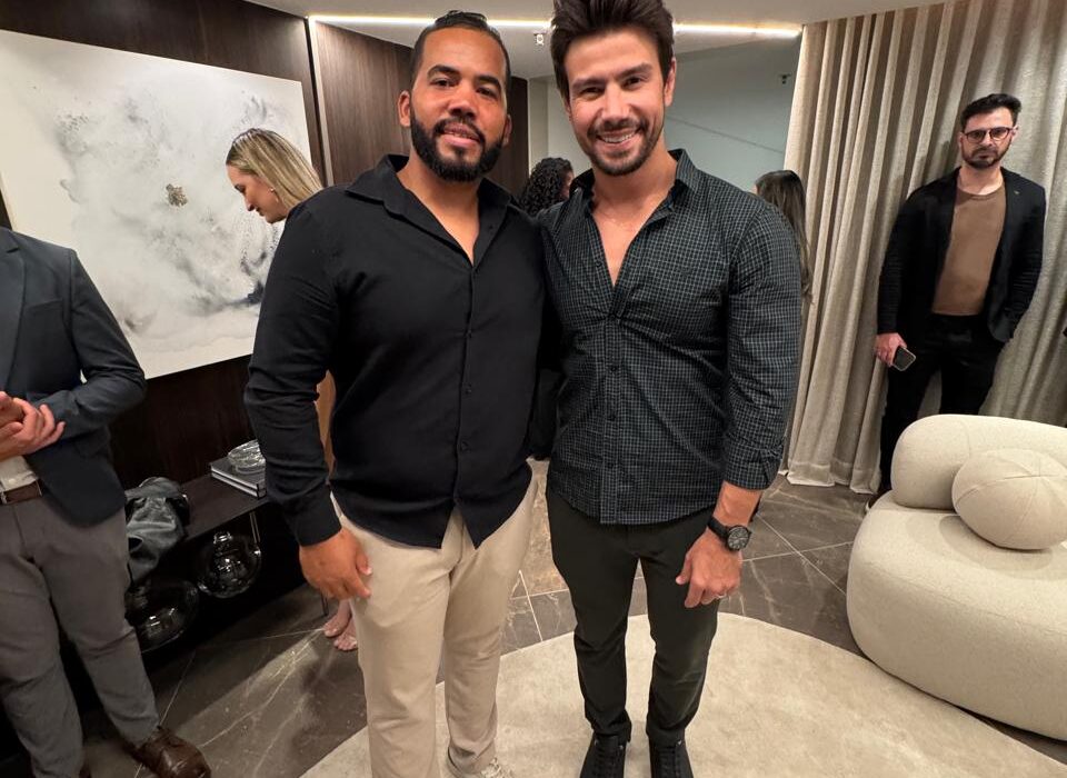 Yago Lopes prestigia a Mostra Artefacto 2025 em São Paulo Arquitetura