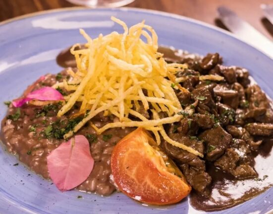 Picadinho de Carne com batata palha, no Almoço Executivo da Julieta de Serpa. Rio de janeiro
