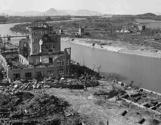 Vítimas das bombas atômicas são lembradas em exposição Diversão