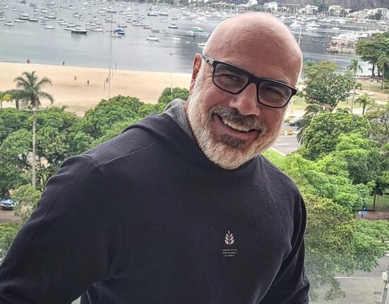 Roberto Blattes lança novo livro, no dia 22 de julho. Rio de janeiro