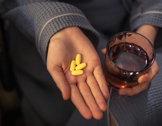 Julho Amarelo: um alerta para a saúde do fígado e o uso consciente de medicamentos Teatro