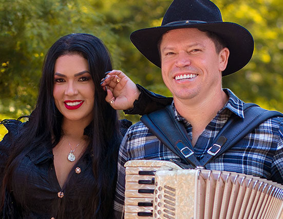 Caninana celebra sucesso da canção "Cor Morena", mais de 3 milhões de visualizações Religião