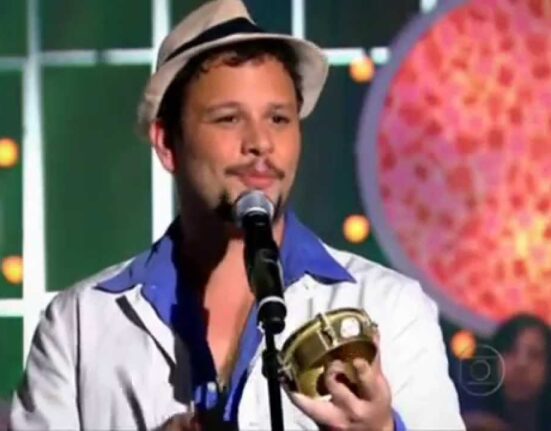 Moyseis Marques canta Cartola no CCBB Brasília Beleza