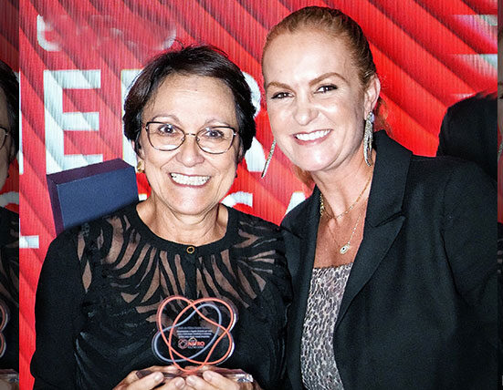 Médica nefrologista "Maria Izabel", é homenageada em inauguração de nova clínica no Rio Religião