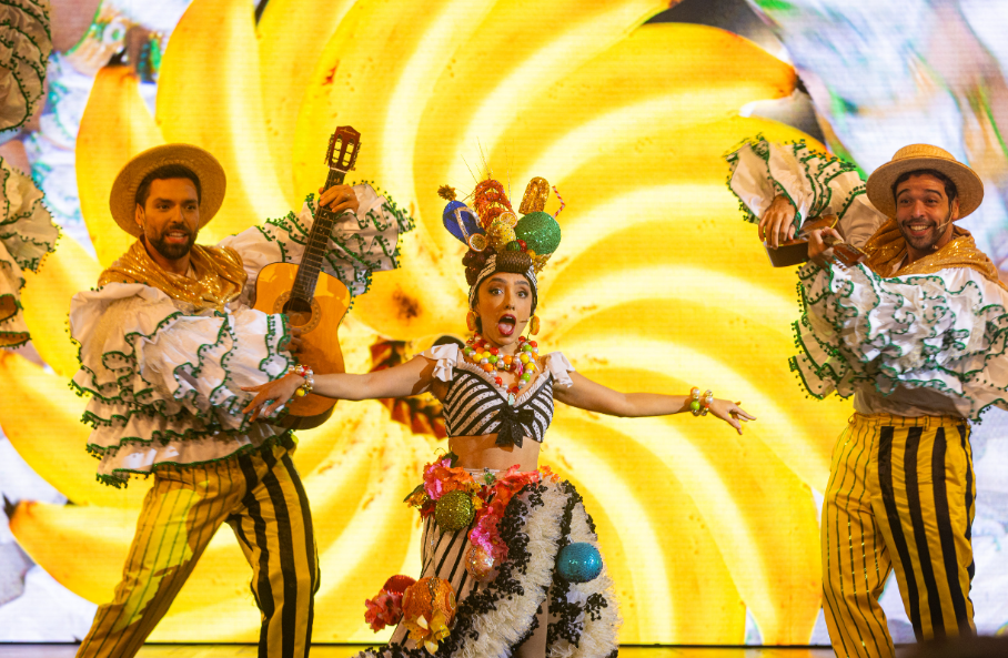 70 anos sem Carmen Miranda Roxy Dinner Show, relembra o legado da artista no espetáculo “Aquele Abraço” dança
