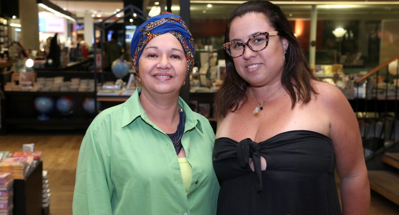 Alta sociedade prestigia lançamento de “Rica de Propósito”, de Michele Bouvier Sollack, na Livraria Travessa do BarraShopping Cultura