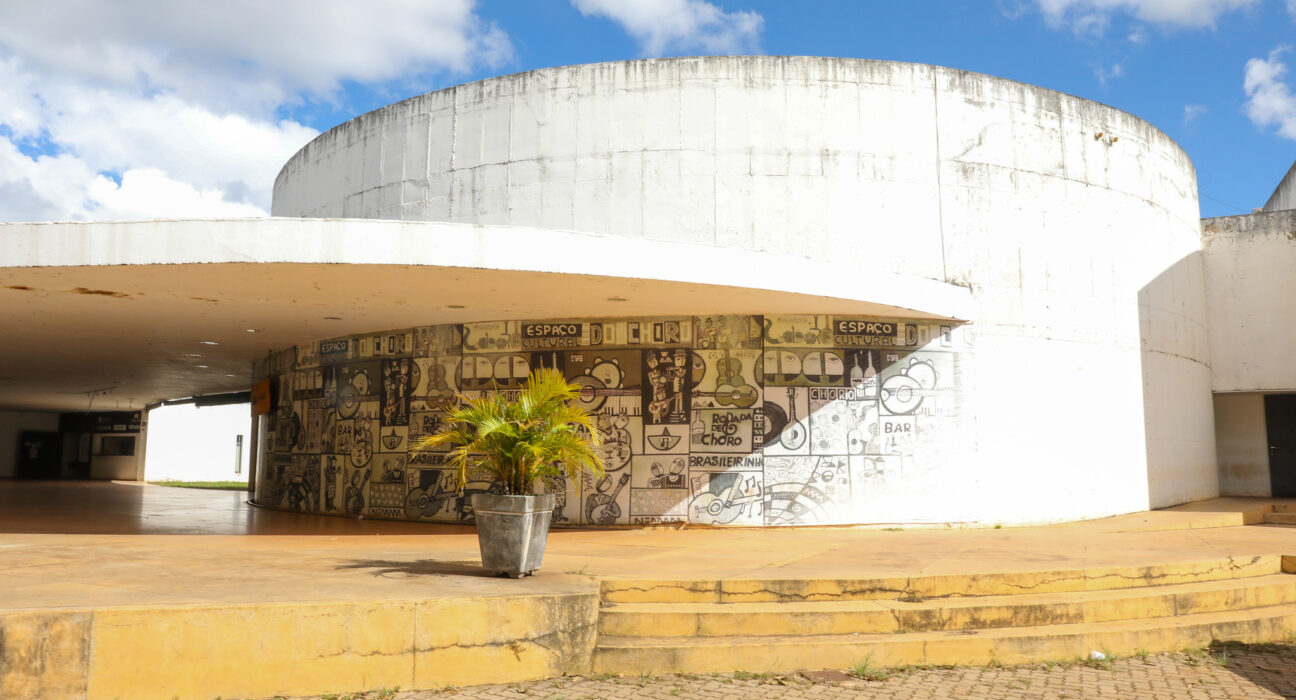 Alunos da rede pública de ensino do DF poderão concorrer a bolsas de estudos gratuitas na Escola Brasiliera de Choro. Educação