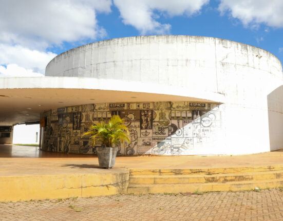 Alunos da rede pública de ensino do DF poderão concorrer a bolsas de estudos gratuitas na Escola Brasiliera de Choro. Rio de janeiro