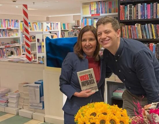 Martha Rocha, no lançamento do livro "Vocês da Imprensa" Teatro