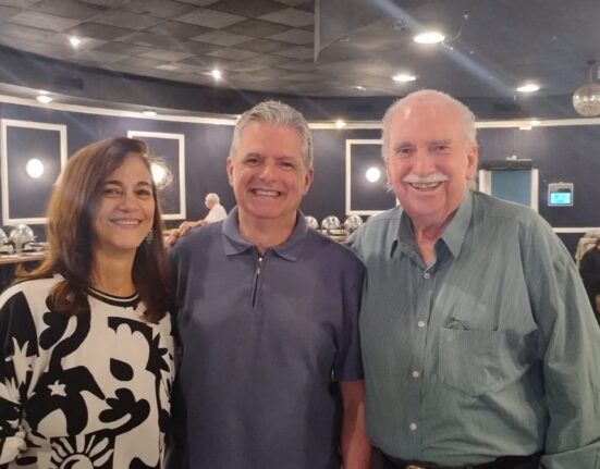 Homenagem e livro agro