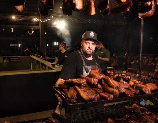 Oscarito celebra Dia dos Pais com churrascada e música ao vivo  Dias dos pais