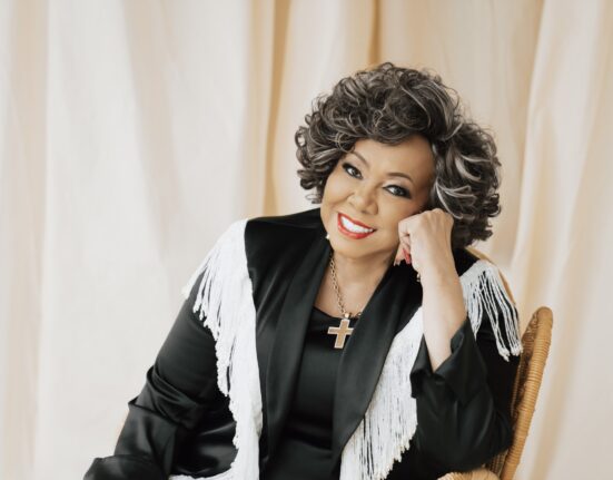 Alcione apresenta clássicos da carreira e novidades em show no dia 11 de outubro, no Centro de Convenções Ulysse Dicas