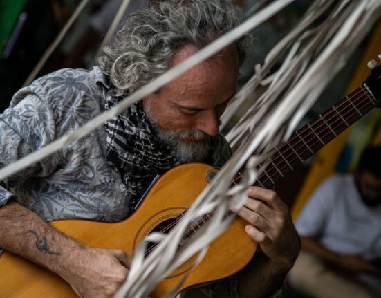 Duo Palco-Céu leva música instrumental autoral às escolas públicas do DF  Rio de janeiro