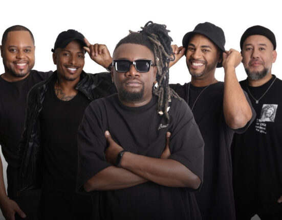 Grupo Nossa Onda celebra regravação de “A Distância” por Péricles Rio de janeiro