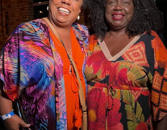 O Dida Bar e Restaurante vestiu-se de festa para celebrar os 70 anos de sua matriarca, Dida Nascimento Em uma noite de samba e ancestralidade no coração do Rio. Rio de janeiro