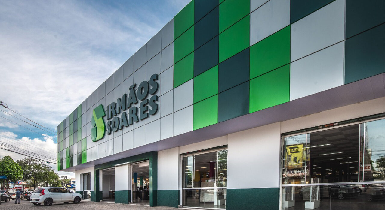 Irmãos Soares celebra mês do cliente com descontos e facilidade para compra de materiais de construção construção