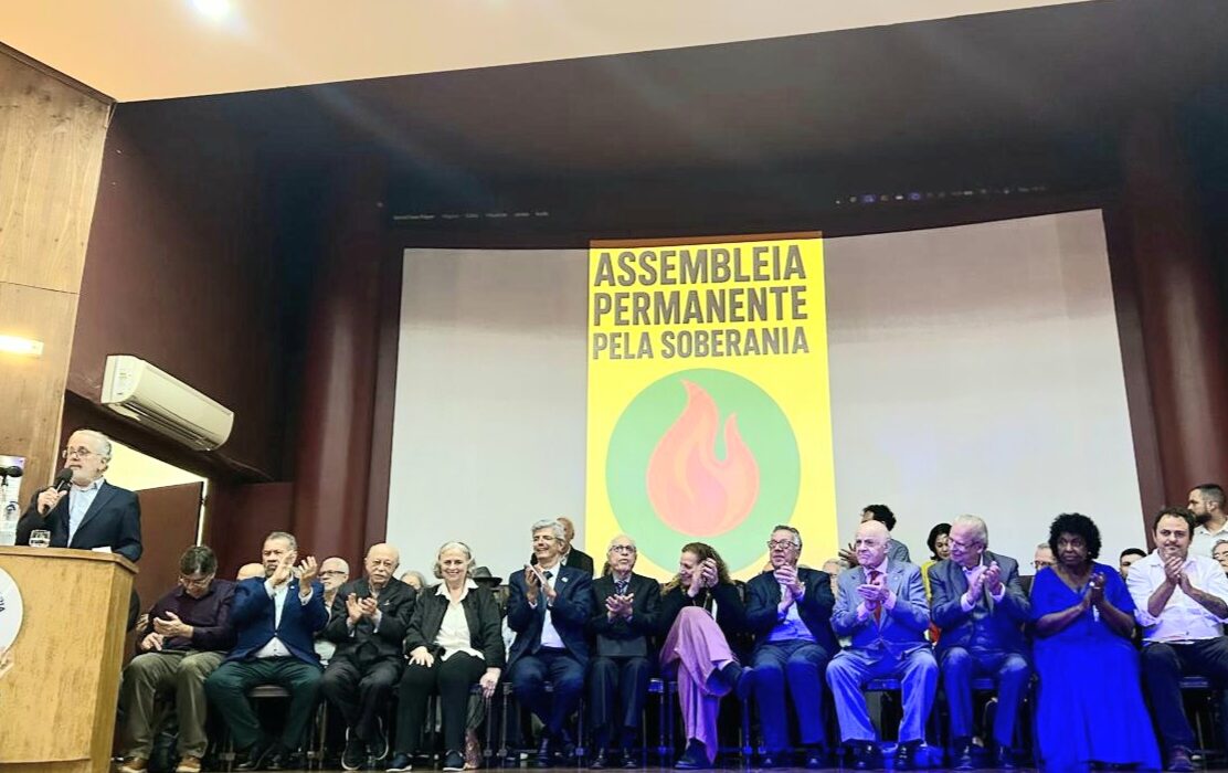 Mais de mil pessoas no lançamento do Manifesto pela Soberania Nacional Rio de janeiro